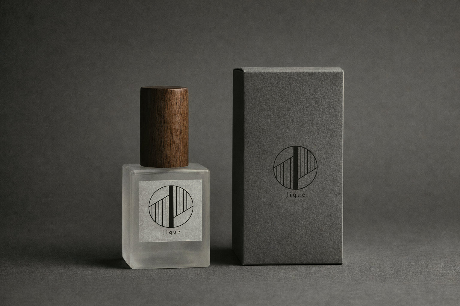 寝る前に使うJiqueのナイトミスト（ピローミスト・アロマミスト）